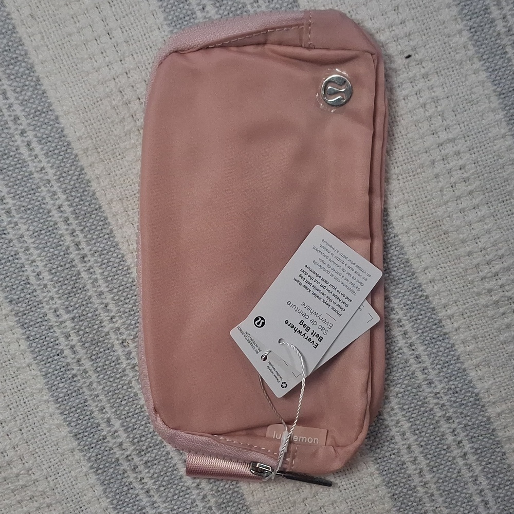 Lululemon Athletica Everywhere Belt Bag *Deco Pink 🩷